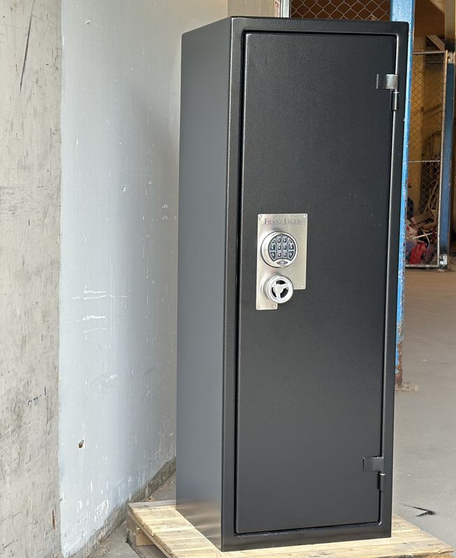 Franz Jäger Vapenskåp 8/16 Dig Excl 2026