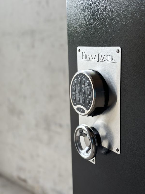 Franz Jäger Vapenskåp 8/16 Dig Excl 2026